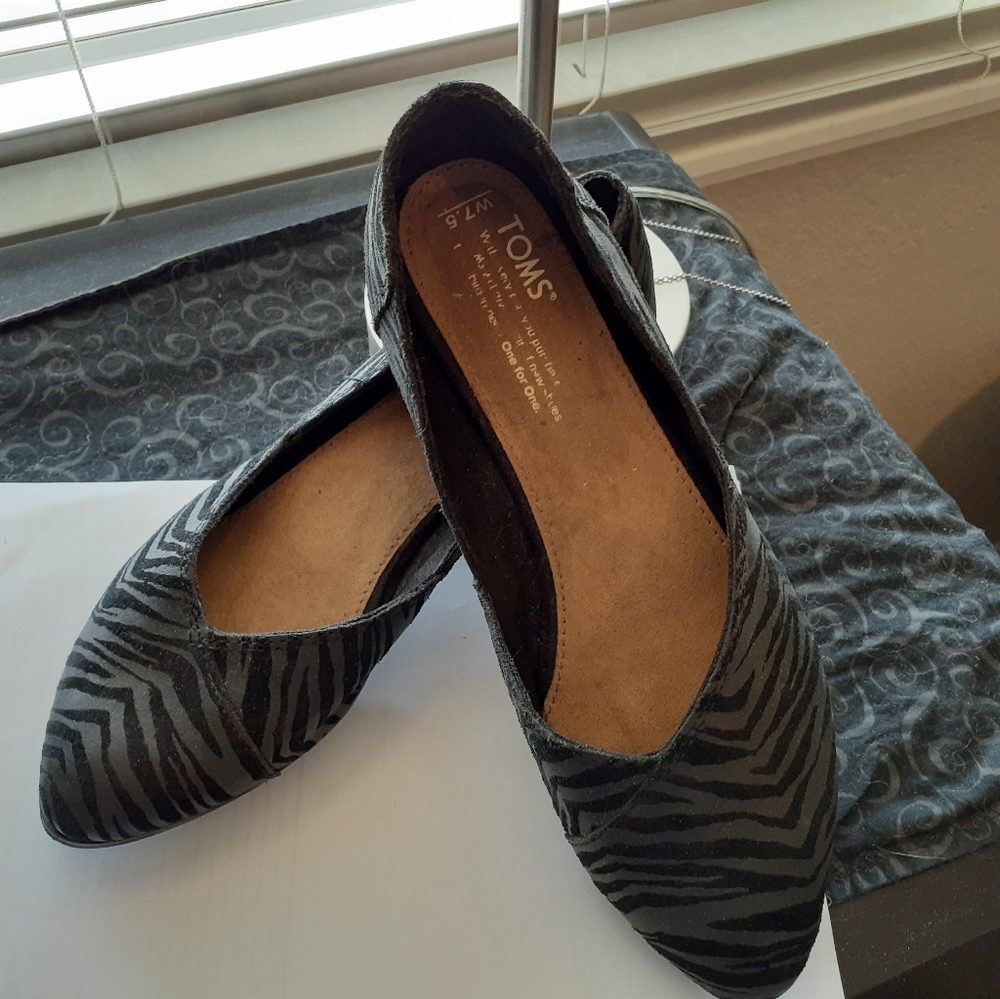 Tom's Ballet Flats